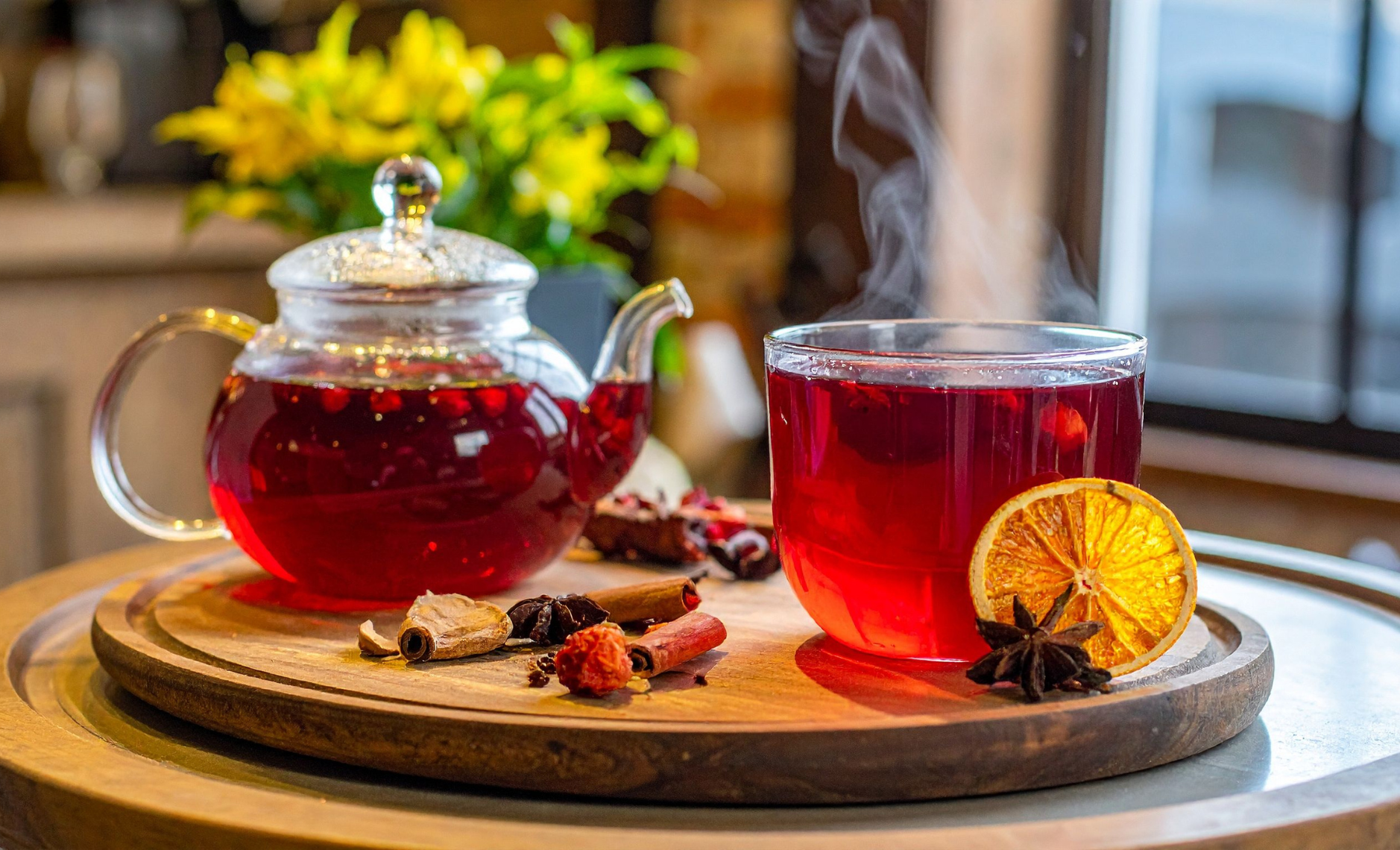 Тяжесть в животе после еды: как избежать переедания на Новый год